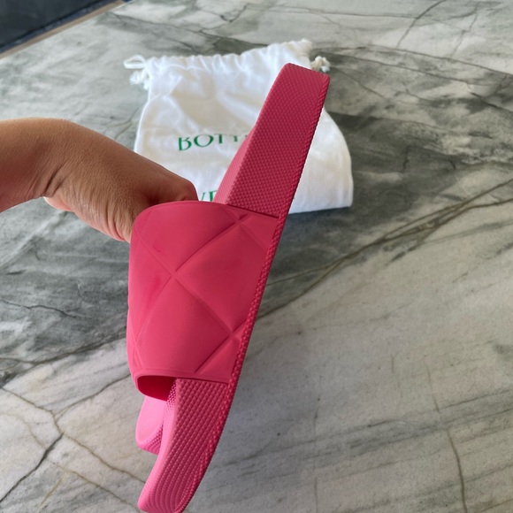 Bottega Veneta padded slide sandal - Picture 3 of 7